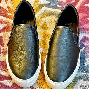 Ugg Black Leather Slip-on Sneaker